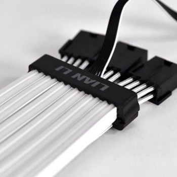 LIAN LI STRIMER PLUS 3X8 PIN RGB UZATMA KABLOSU